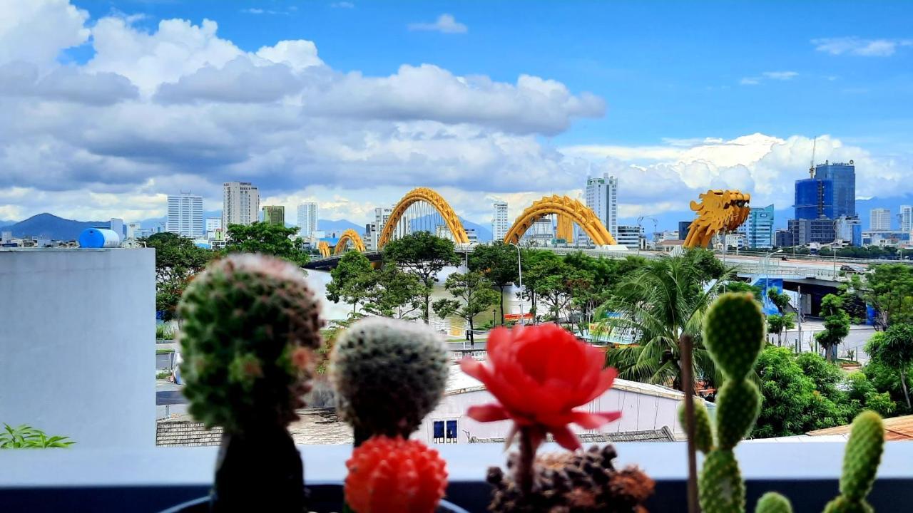 Sena 3rd-near Dragon Bridge-han River * Da Nang